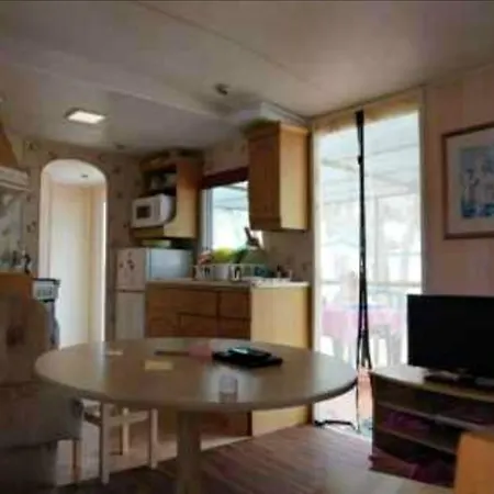 Adriacamp Mobile Homes 公寓式酒店 普利拉卡